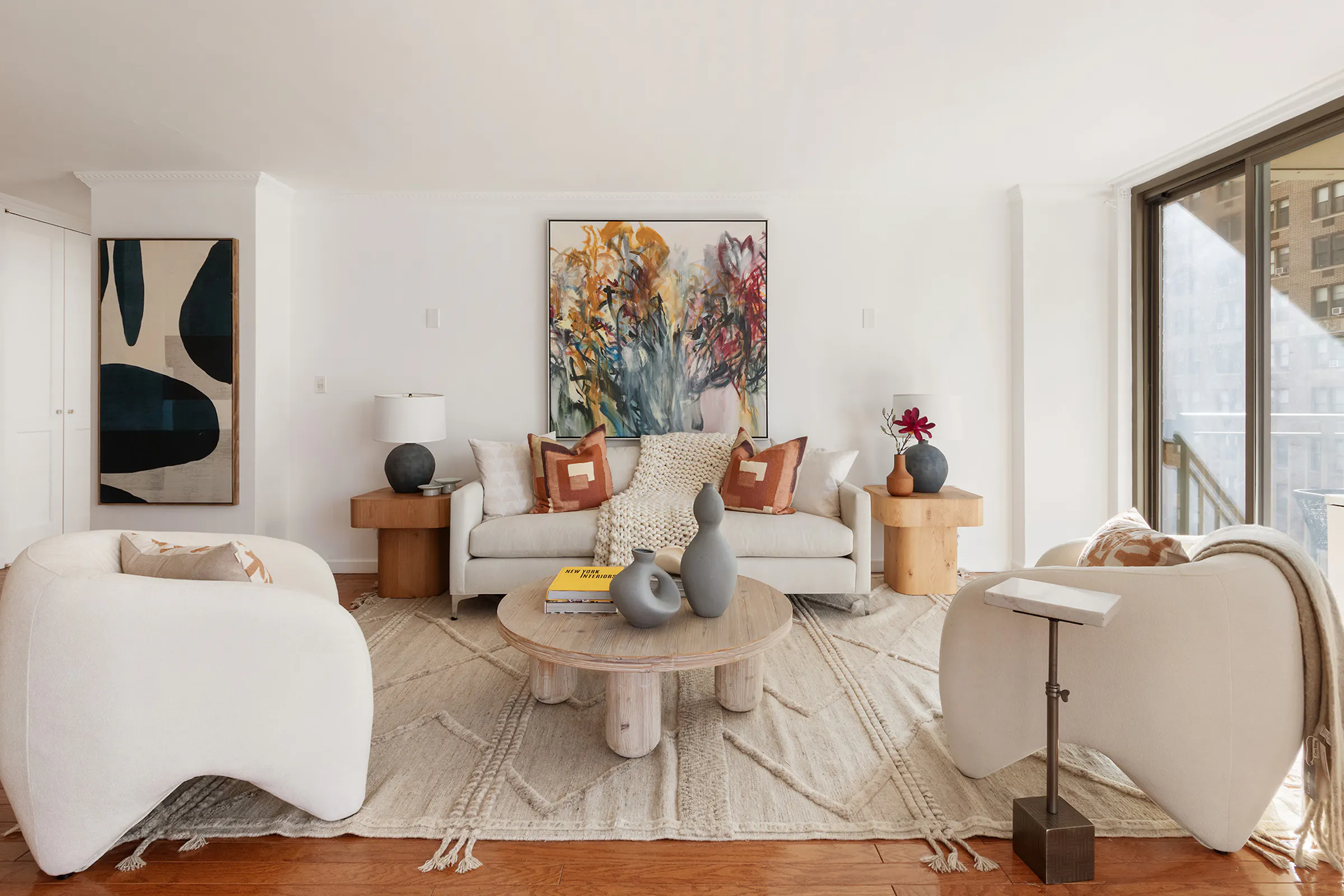 meridith-baer-home-continential-modern-living-room-2